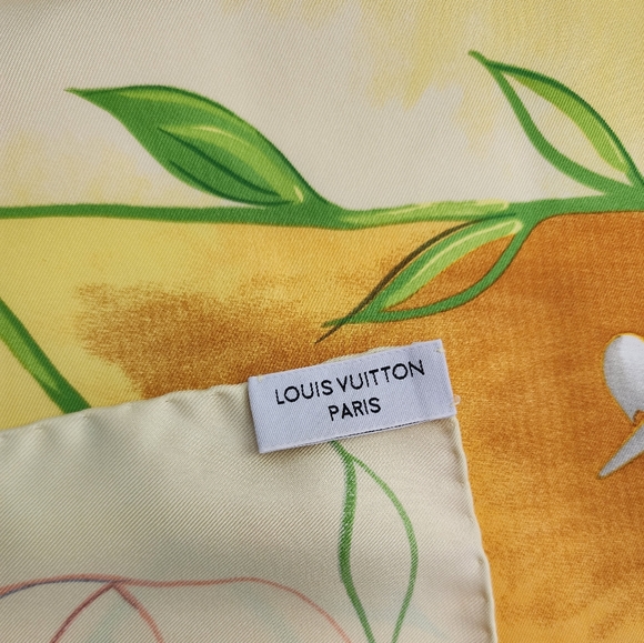 Auth NEW Louis Vuitton Yellow Silk Scarf - Picture 4 of 9